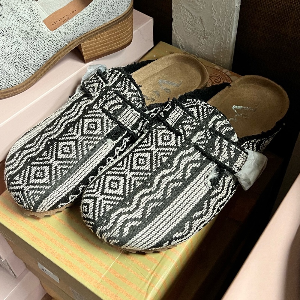 Very G Picnic 3 - Black & White